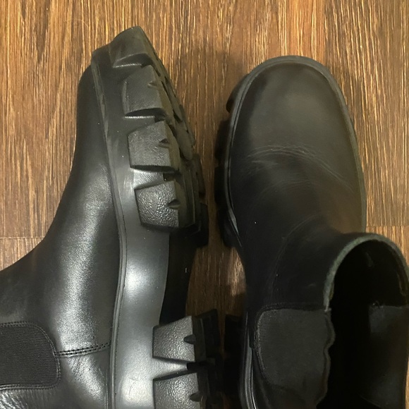 Gianni Bini Chunky Boots! Great for fall! - Picture 3 of 9